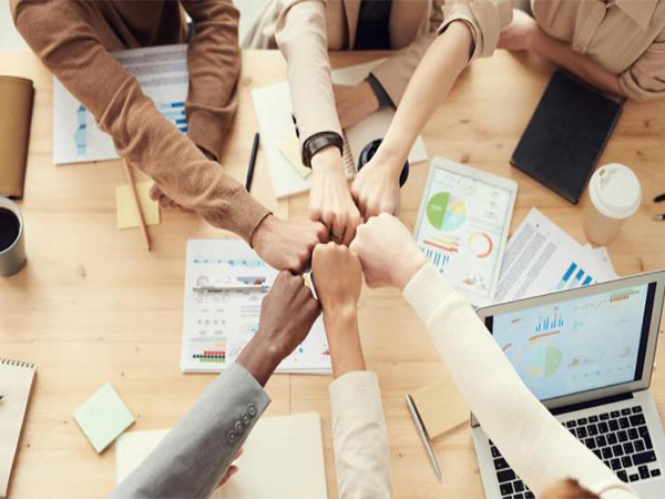 تزويد العملاء العالميين بحلول متكاملة لمواد البناء